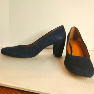 Halston 8.5 Whitney dark jewel blue suede 2.25" block heel pumps comfort‎ insole